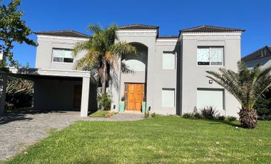 Casa en Venta La Lomada de Pilar Florida moderna