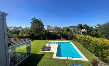 Casa en Venta La Lomada de Pilar Florida moderna