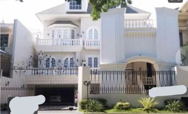 Rumah america style full marmer di villa royal Pakuwon City sby