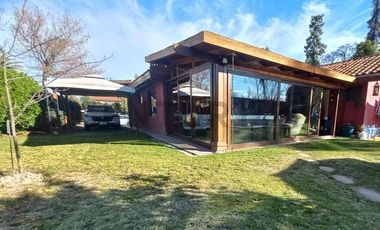 Se arrienda casa en condominio de Villaseca