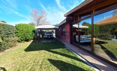 Se arrienda casa en condominio de Villaseca