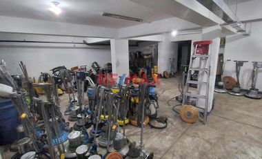 Venta Casa Surco 3 Pisos, Sotano, Terraza Y 3 Cocheras. Vivienda Y Oficinas