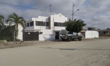 Casa Rentera Vendo, en la playa,, Ballenita-Santa Elena, a 2 cuadras de la playa