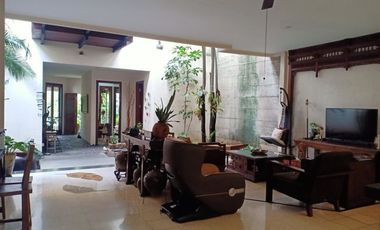 Rumah 2 Lantai konsep Jawa Permata hijau kebayoran Jakarta Selatan