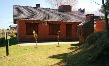 HERMOSO CHALET CON DETALLES UNICOS CASI A ESTRENAR EN EL BOSQUE DE COSTA DEL ESTE.