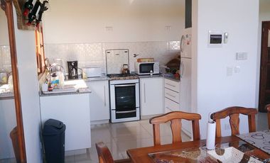 HERMOSO CHALET CON DETALLES UNICOS CASI A ESTRENAR EN EL BOSQUE DE COSTA DEL ESTE.