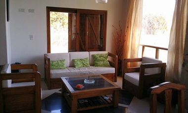 HERMOSO CHALET CON DETALLES UNICOS CASI A ESTRENAR EN EL BOSQUE DE COSTA DEL ESTE.