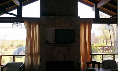 HERMOSO CHALET CON DETALLES UNICOS CASI A ESTRENAR EN EL BOSQUE DE COSTA DEL ESTE.
