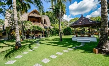 Amazing Beachfront Freehold Resort in Karangasem