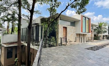 Dijual Townhouse Eksklusif  8 Rumah Di Kemang Di Bawah NJOP