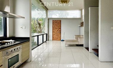 Dijual Townhouse Eksklusif  8 Rumah Di Kemang Di Bawah NJOP