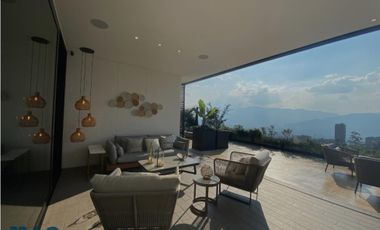 Innovador Apartamento con hermosa vista a la ciuda...(MLS#246042)