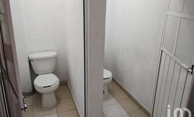 Se Renta Local Amplio en Calzada del Peñon