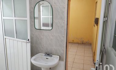 Se Renta Local Amplio en Calzada del Peñon