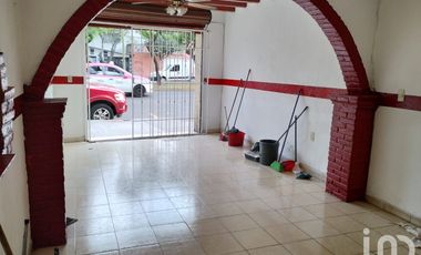Se Renta Local Amplio en Calzada del Peñon