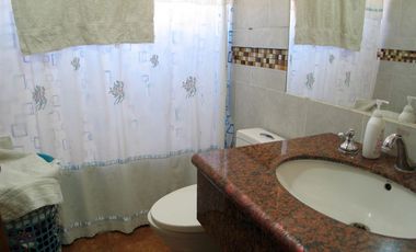 Casa en Venta en Casa 5 Dormitorios, REMODELADA, Av. Mexico, Villa Los Prados.
