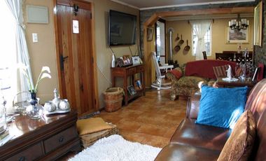 Casa en Venta en Casa 5 Dormitorios, REMODELADA, Av. Mexico, Villa Los Prados.