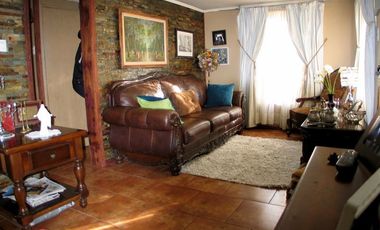 Casa en Venta en Casa 5 Dormitorios, REMODELADA, Av. Mexico, Villa Los Prados.