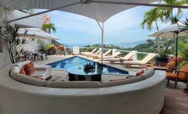 Se vende casa con alberca en residencial en Lomas de Marquez , Acapulco.