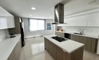SE VENDE LUJOSO APARTAMENTO CON SALIDA AL MAR EN EL RODADERO SUR