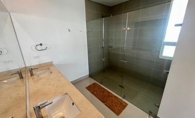 SE VENDE LUJOSO APARTAMENTO CON SALIDA AL MAR EN EL RODADERO SUR