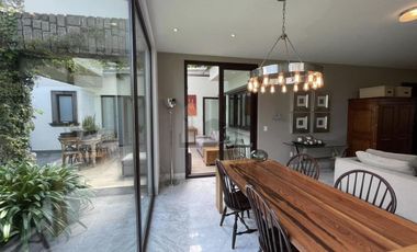 Residencia de 8 salas en venta en Club de Golf San Carlos, Metepec