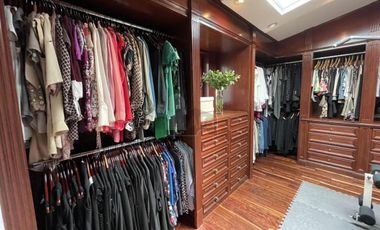 Residencia de 8 salas en venta en Club de Golf San Carlos, Metepec