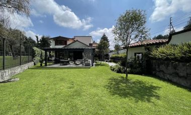 Residencia de 8 salas en venta en Club de Golf San Carlos, Metepec