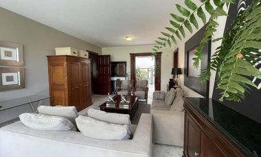 Residencia de 8 salas en venta en Club de Golf San Carlos, Metepec