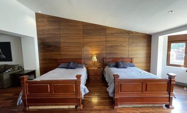 Residencia de 8 salas en venta en Club de Golf San Carlos, Metepec