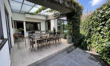 Residencia de 8 salas en venta en Club de Golf San Carlos, Metepec