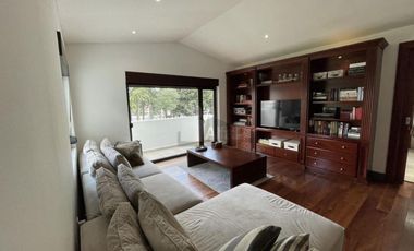 Residencia de 8 salas en venta en Club de Golf San Carlos, Metepec