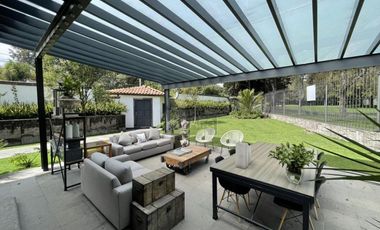 Residencia de 8 salas en venta en Club de Golf San Carlos, Metepec
