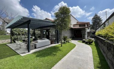 Residencia de 8 salas en venta en Club de Golf San Carlos, Metepec