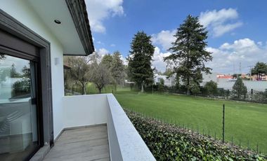 Residencia de 8 salas en venta en Club de Golf San Carlos, Metepec