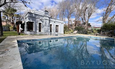 Venta - Casa estilo colonial en Country San Carlos - Bayugar Negocios Inmobiliarios