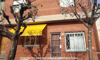 Venta de PH de 5 ambientes en el barrio de La Tablada
