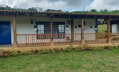 finca en arriendo en la cumbre. Cod A3048