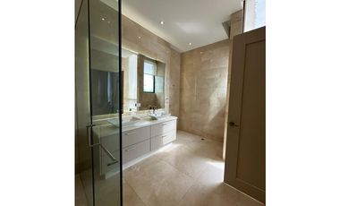 APARTAMENTO FINAMENTE AMOBLADO EN OCEAN REEF - 6306DA