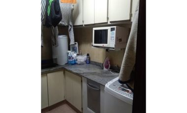 Casa con 4 dormitorios y pileta desarrollada sobre amplio lote