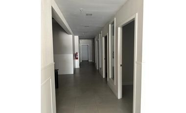 LOCAL EN PARQUE LEFEVRE / VIA ESPAÑA 398mt2