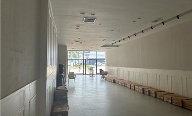 LOCAL EN PARQUE LEFEVRE / VIA ESPAÑA 398mt2