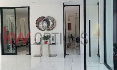 Corner Modern Luxury House for Sale in Merville, Parañaque City