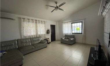 Se Vende Casa de 396 Mts2 en Costa Verde de La Chorrera (H)