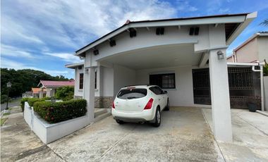 Se Vende Casa de 396 Mts2 en Costa Verde de La Chorrera (H)