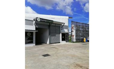 Alquilo ofibodega en Costa del Este