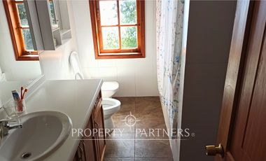 3 Preciosas Casas orilla de Lago Panguipulli en 2,4 ha. y 112 mts de playa