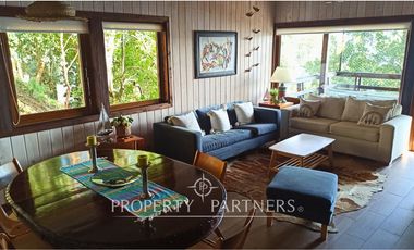 3 Preciosas Casas orilla de Lago Panguipulli en 2,4 ha. y 112 mts de playa