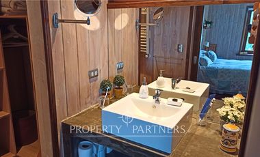 3 Preciosas Casas orilla de Lago Panguipulli en 2,4 ha. y 112 mts de playa