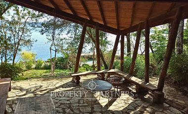 3 Preciosas Casas orilla de Lago Panguipulli en 2,4 ha. y 112 mts de playa